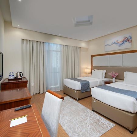 Vendome Plaza Hotel Dubai Bagian luar foto