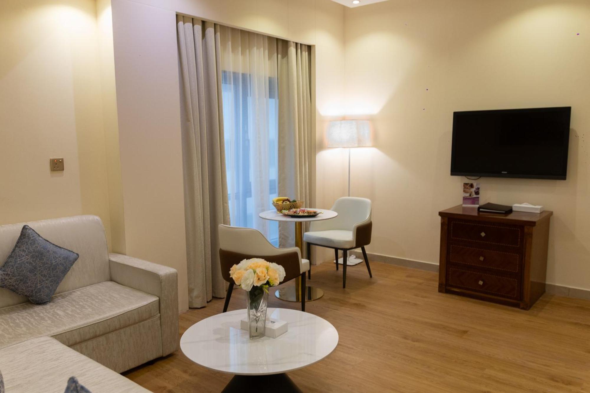 Vendome Plaza Hotel Dubai Bagian luar foto