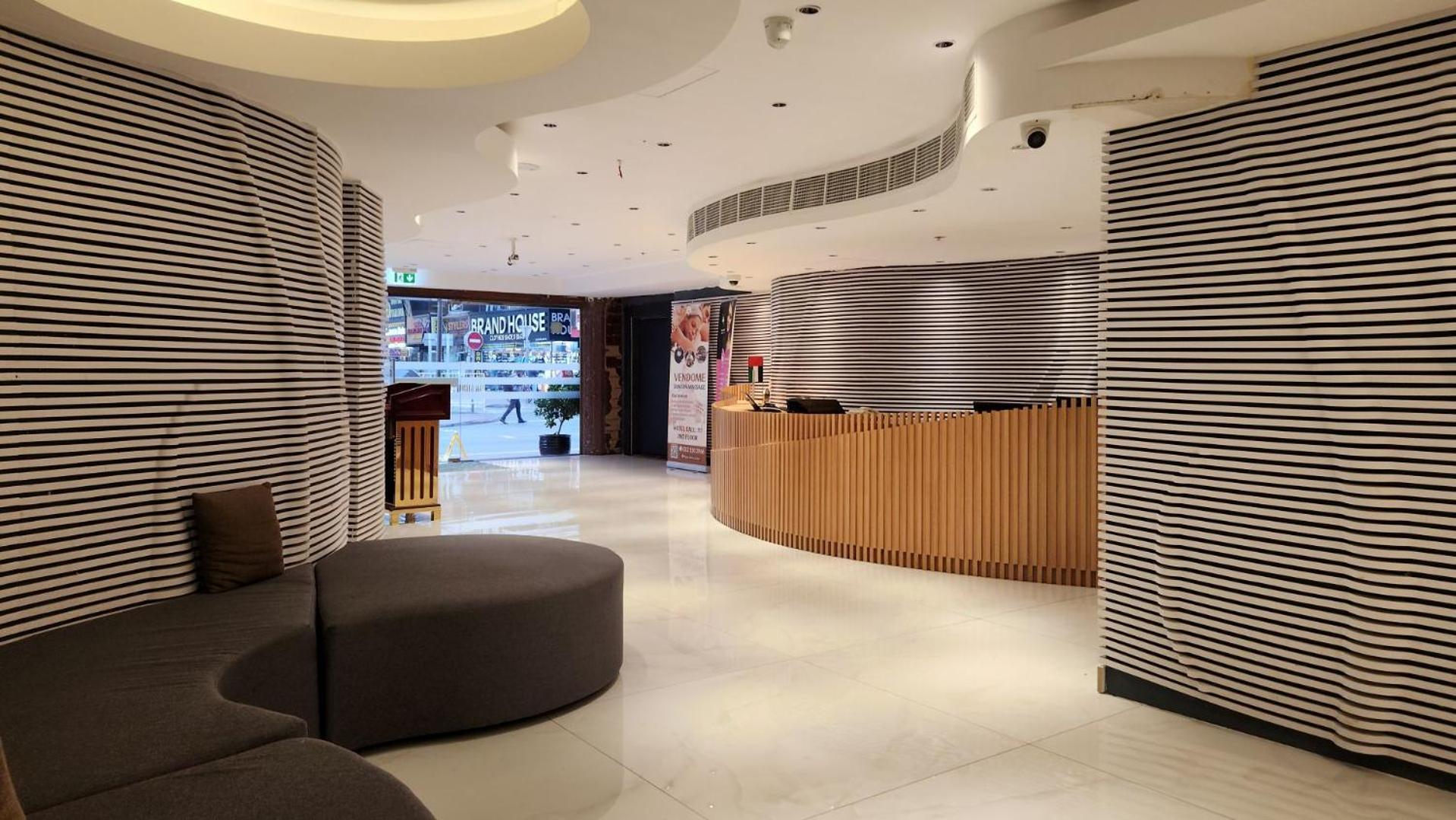 Vendome Plaza Hotel Dubai Bagian luar foto