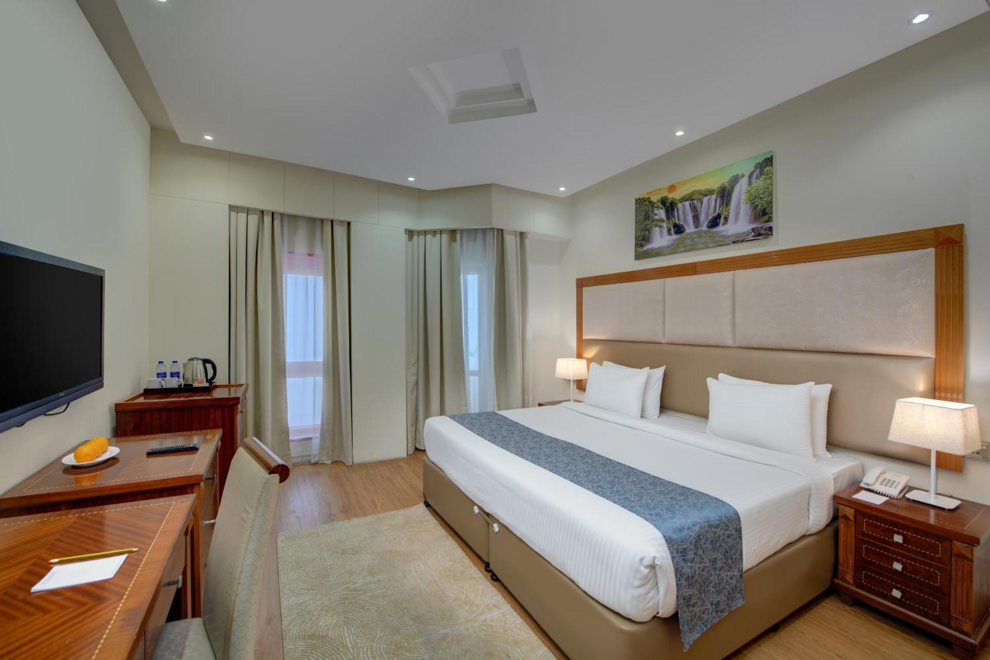 Vendome Plaza Hotel Dubai Bagian luar foto