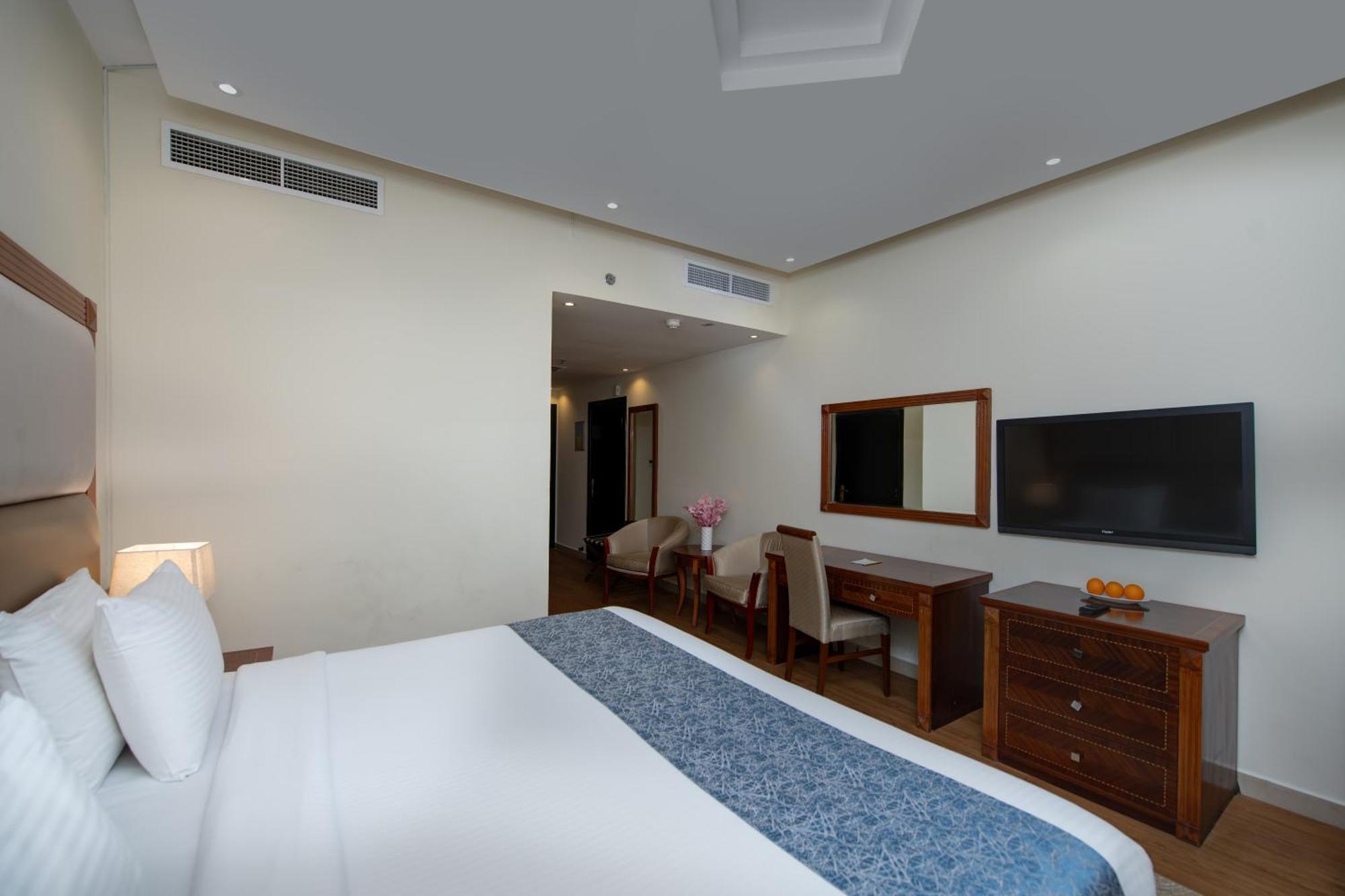 Vendome Plaza Hotel Dubai Bagian luar foto